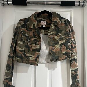 GUESS Women's Camo Cropped Jean Jacket XS
